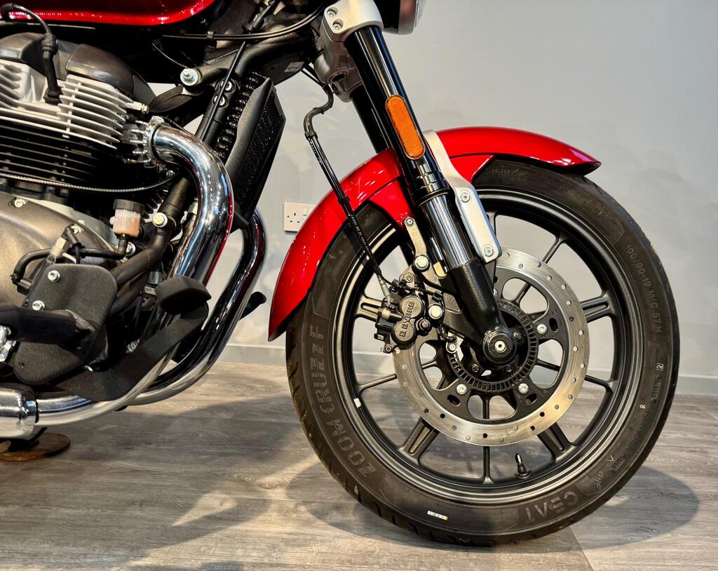 New Royal Enfield Super Meteor 650 Cruiser