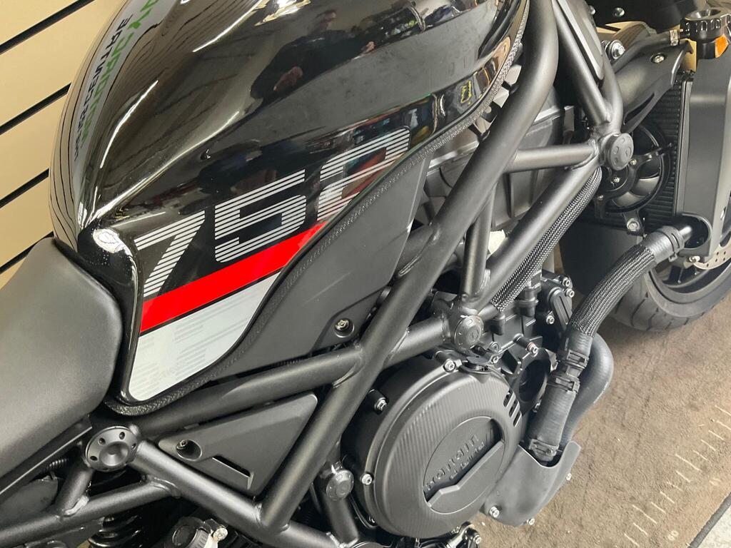 New Benelli 752 S Naked